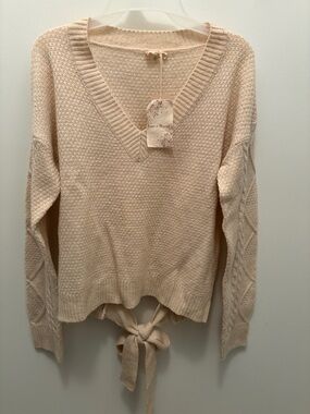 NWT Hem & Thread Cream V-Neck Tie-Back Cable Sleeve Sweater